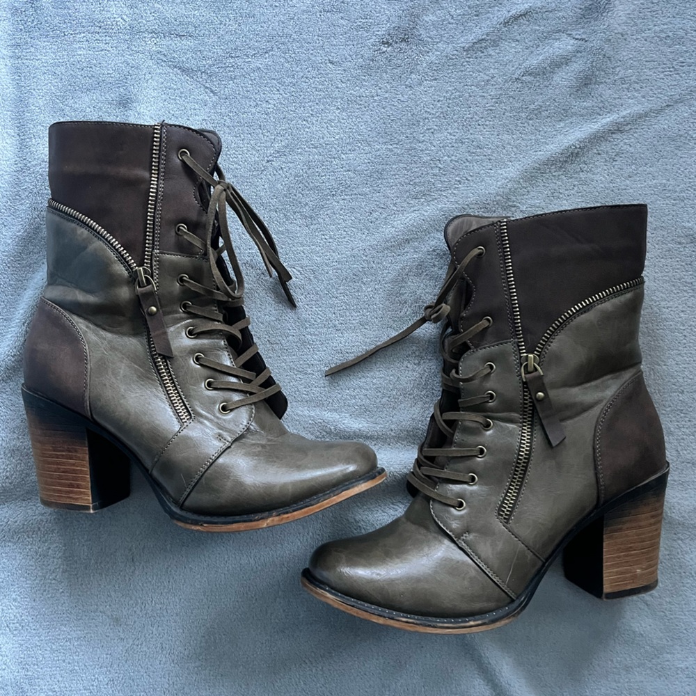 Pierre Dumas Olive and brown Lace-Up Women's Boots - Picture 2 of 3